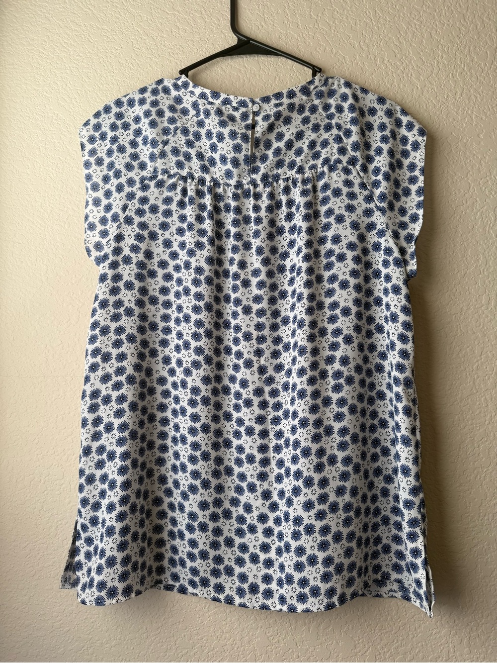 LOFT Blue and White Floral Flutter-Sleeve Blouse - Picture 3 of 4
